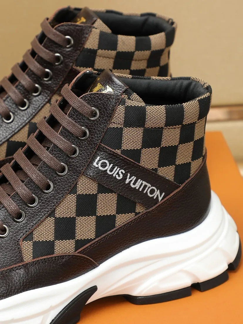 Factory P460 men's shoes 💰"LOUI* VUITTO*" popular men's casual shoes 💯Purchase-level quality, the upper is made of original materials with cowhide, the real thing is super shiny⚡️ Fashionable and versatile, the toe last shape is firm and full, the soles are LV original molds and can be put in and out at will. Light and comfortable on the foot ~ purely handmade, details determine the quality! Color: Two colors available. Size:38-44 (45 customized)